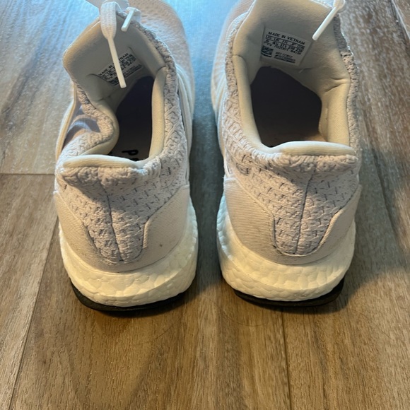 Adidas boost white running shoes. Size 6 - Picture 2 of 5
